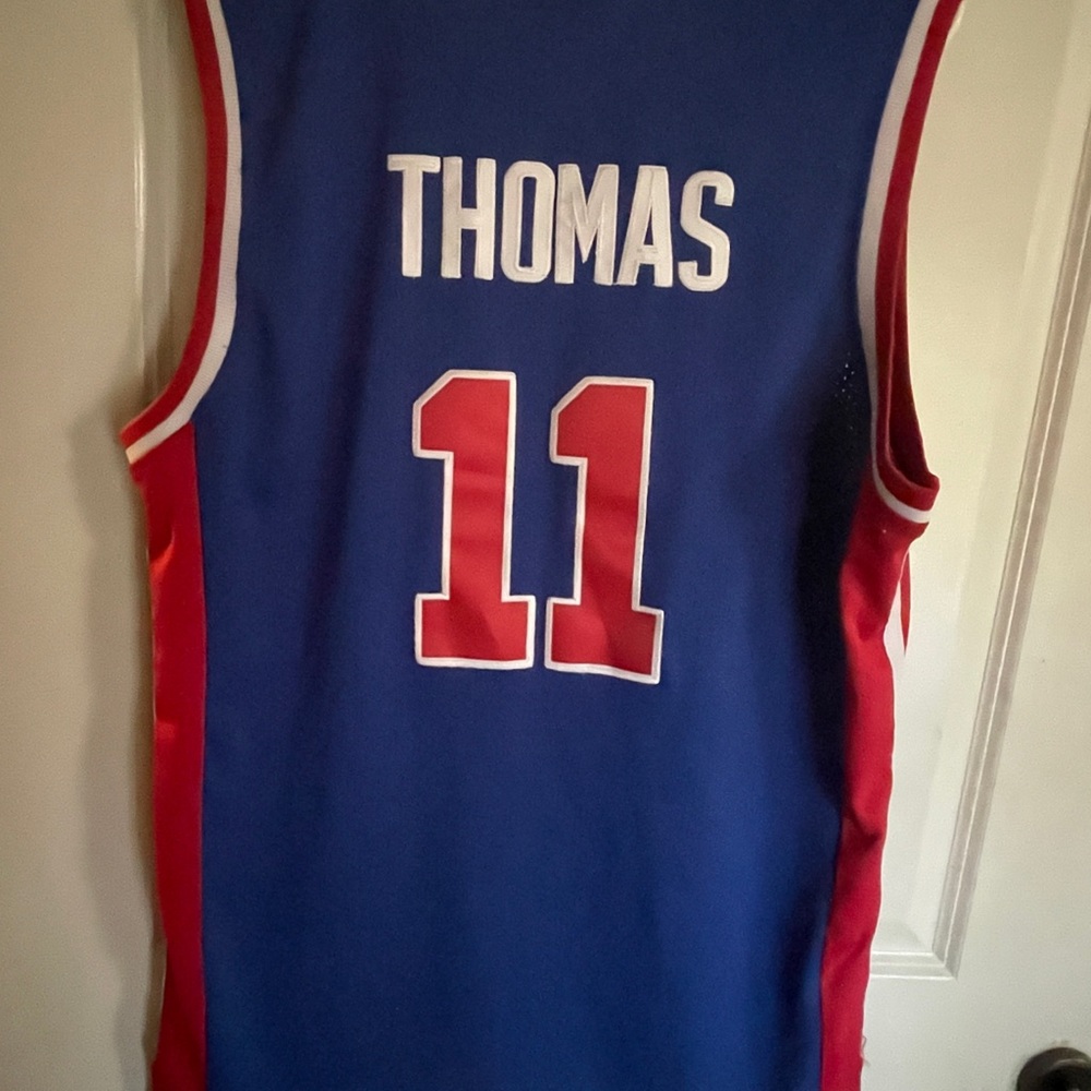 Pistons jersey